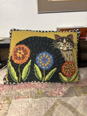 Peking Handicraft Penny Flower Cat wool hooked lumbar pillow